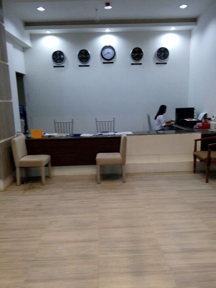 RedDoorz Plus near Gaisano Mall Kalibo - Vaccinated Staff Esterno foto